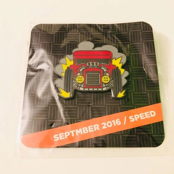 2016 Loot Crate DX September Speed Hot Rod Racing Car Lapel Enamel Pin - Picture 7 of 8